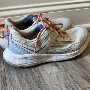 Columbia Women’s Vertisol Trail hiking tennis shoe sz 8.5